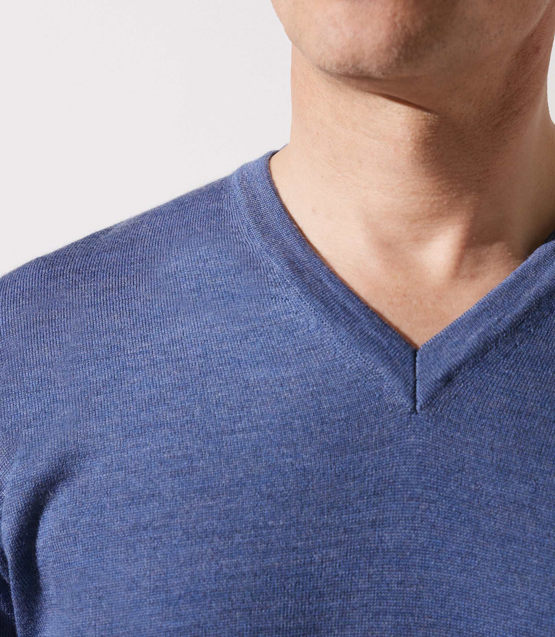 Pull col rond indigo 100% mérinos - Image 2