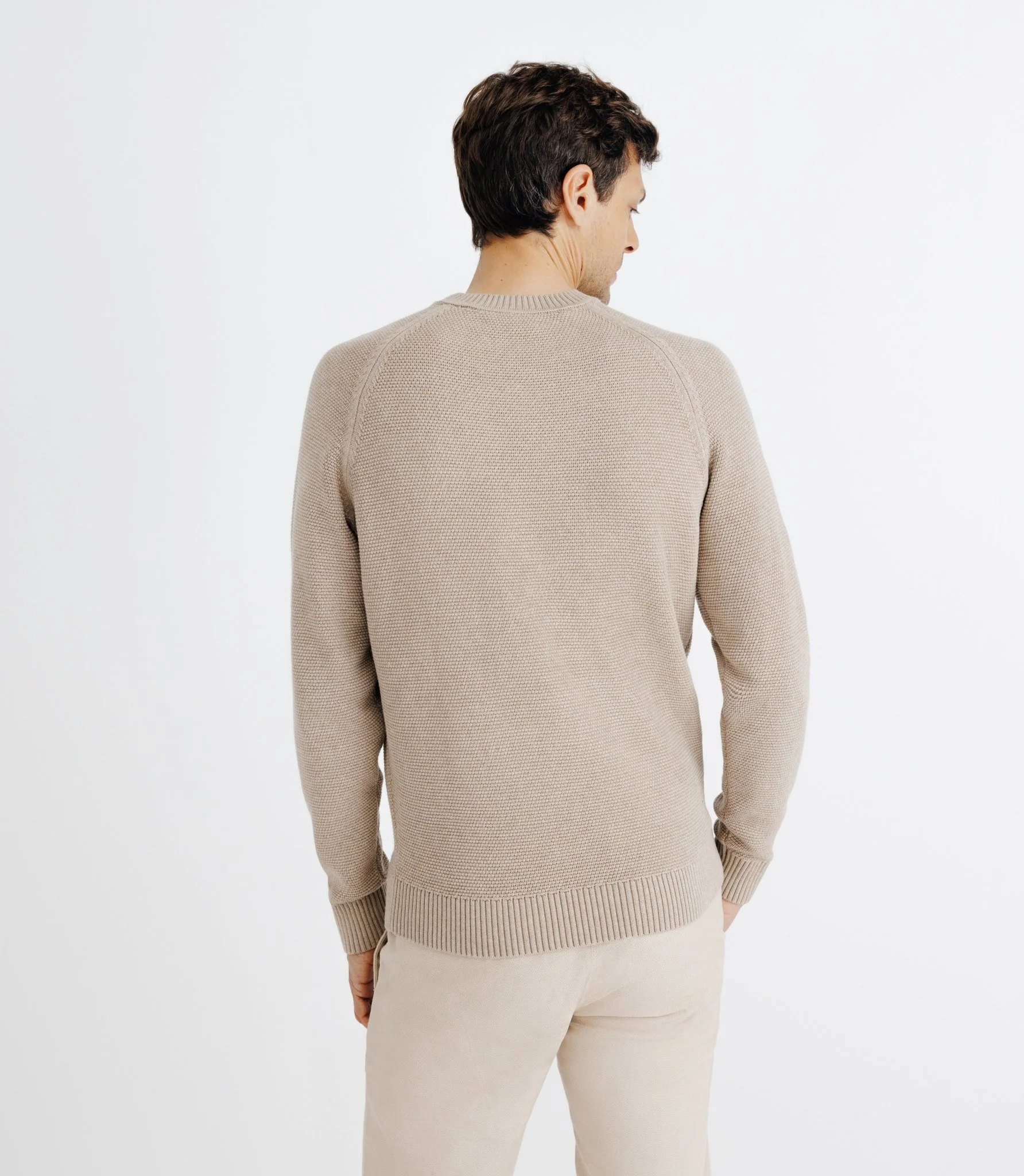 Pull col rond jeux de point beige - Image 2