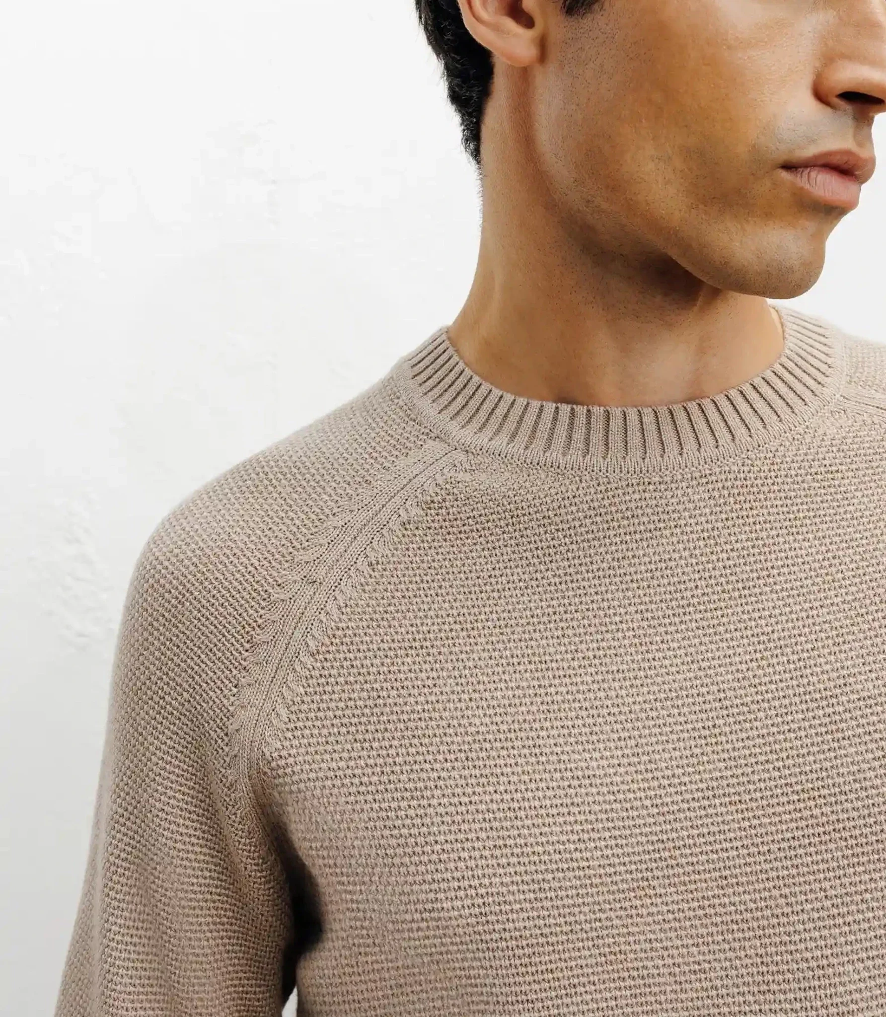 Pull col rond jeux de points beige - Image 2