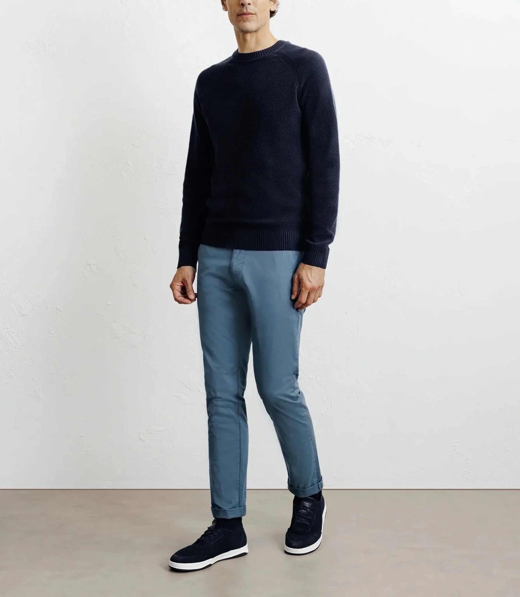 Pull col rond jeux de points marine - Image 3