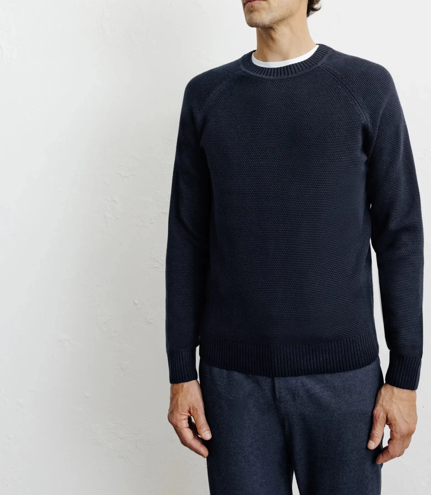 Pull col rond jeux de points marine