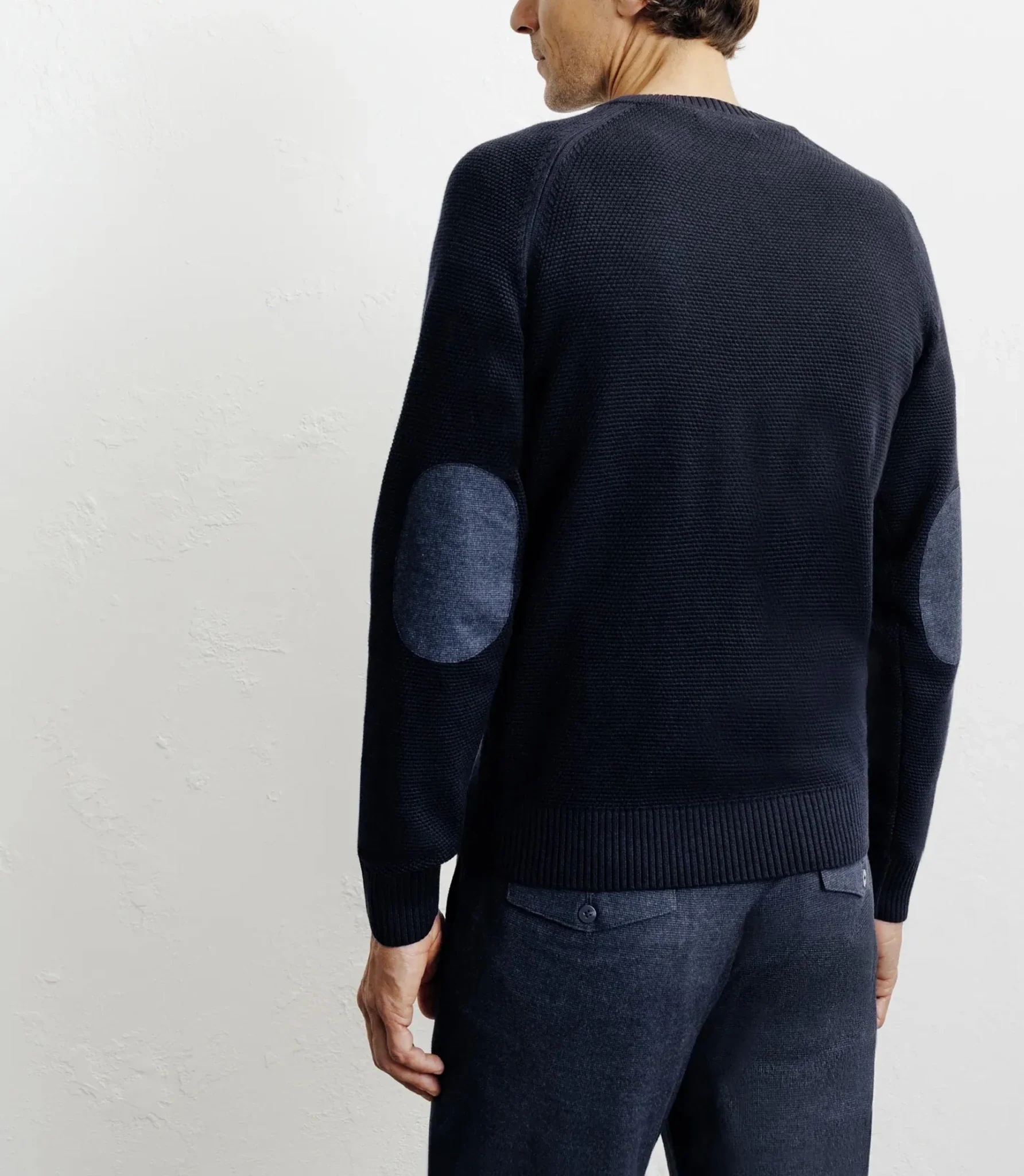 Pull col rond jeux de points marine - Image 4