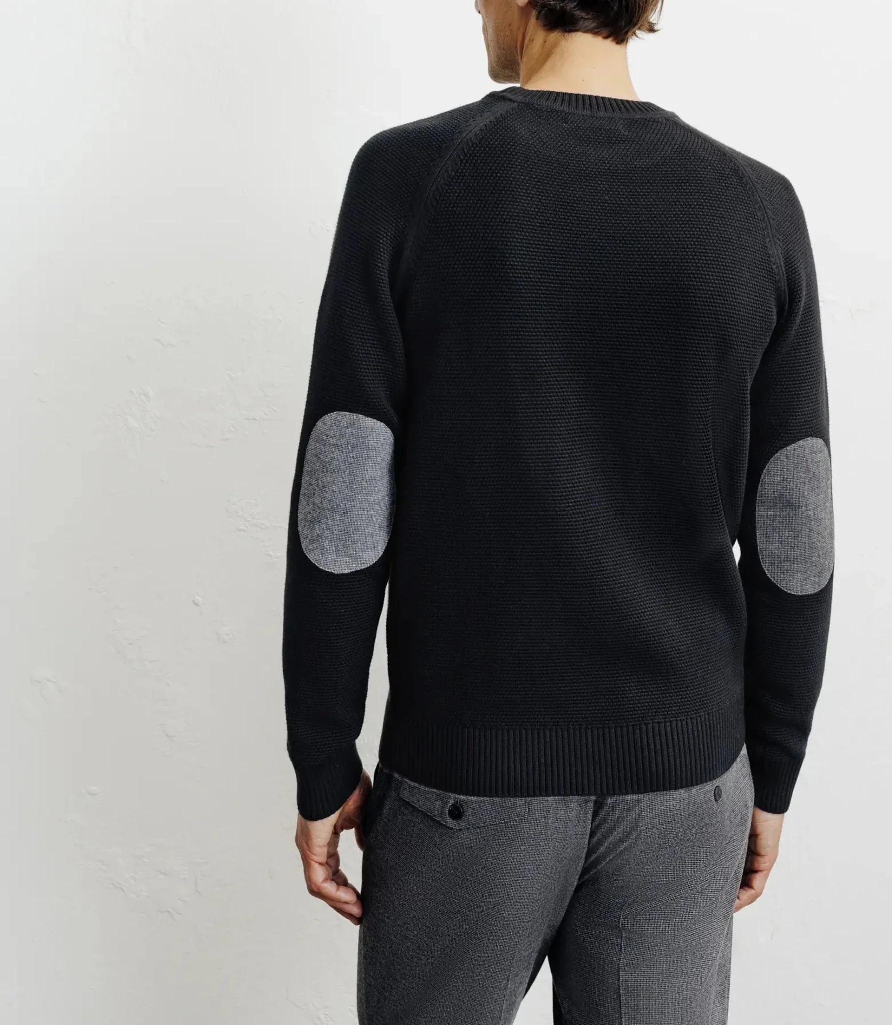 Pull col rond jeux de points noir - Image 4