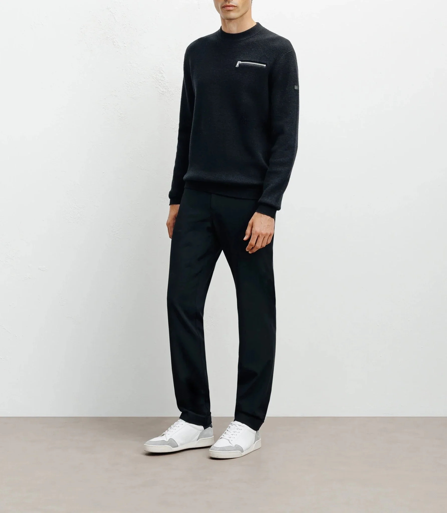 Pull col rond noir - Image 3