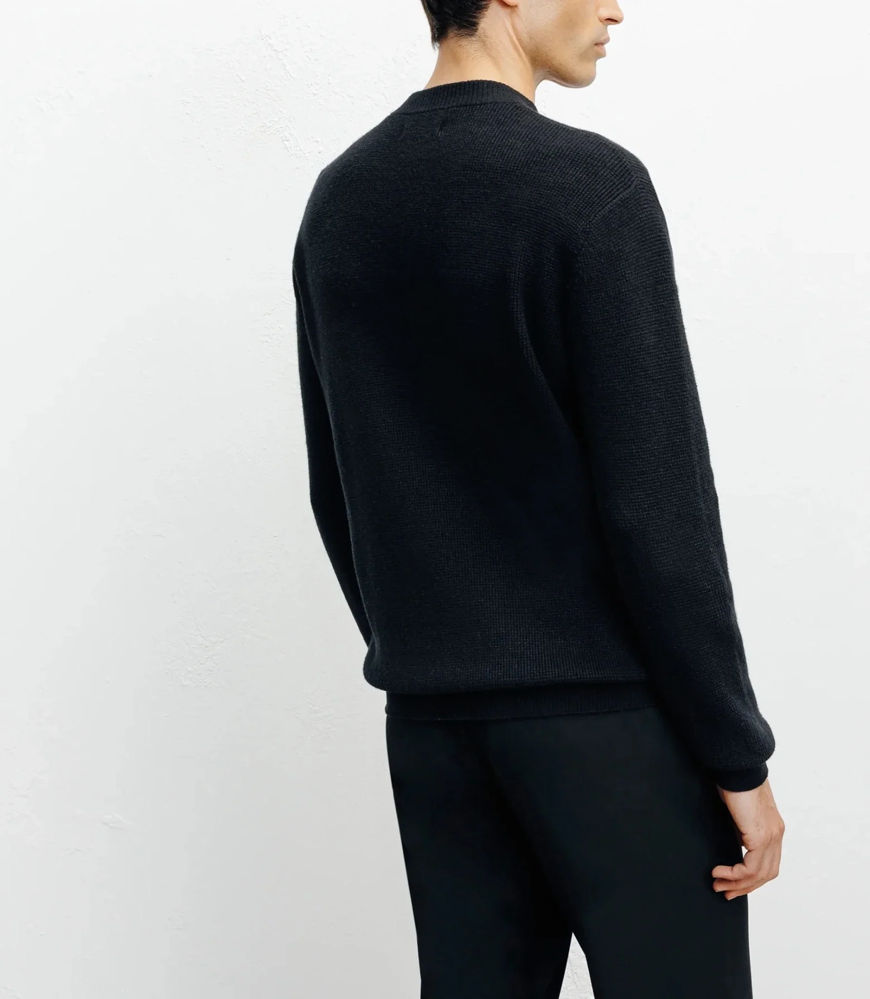 Pull col rond noir - Image 4
