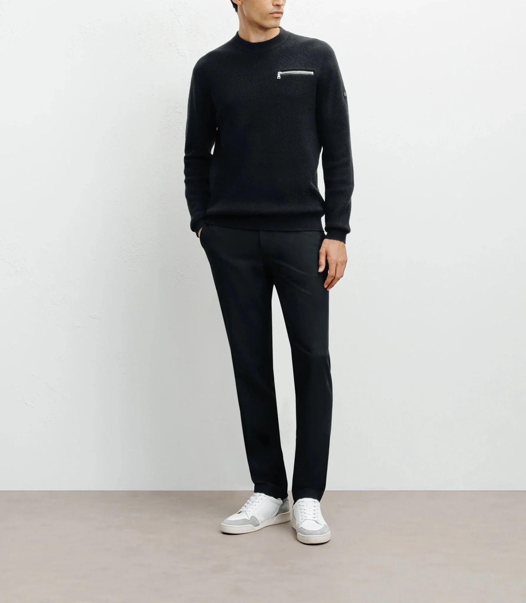 Pull col rond noir - Image 5