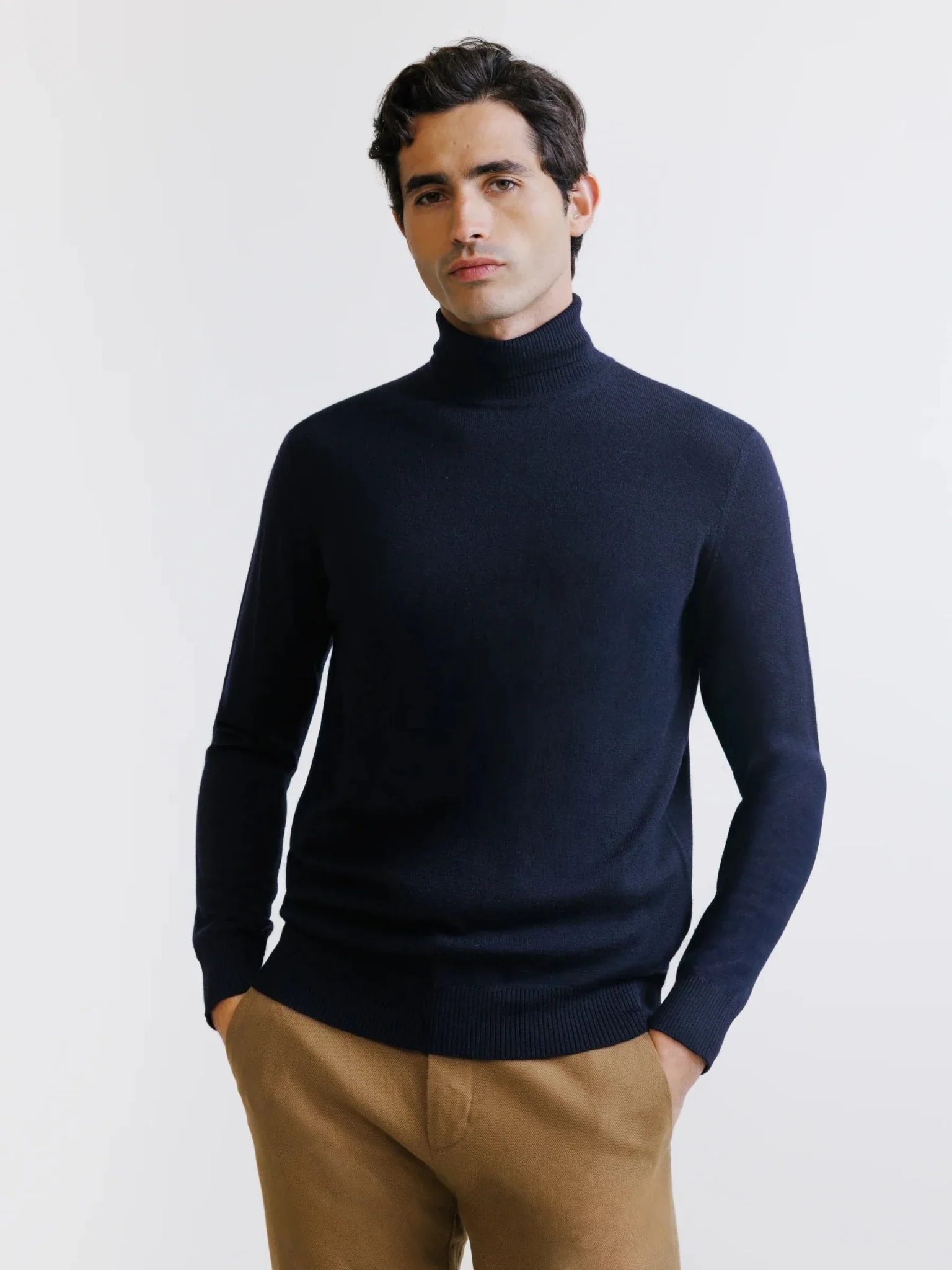 Pull col roulé en mérinos marine