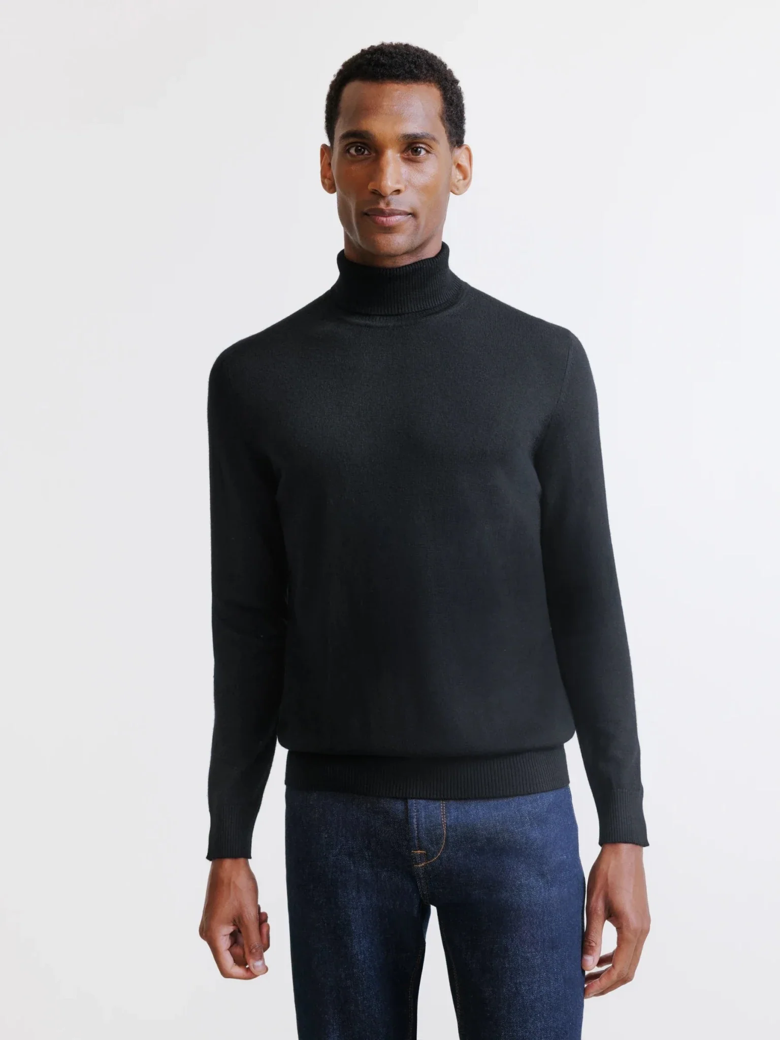 Pull col roulé en mérinos noir