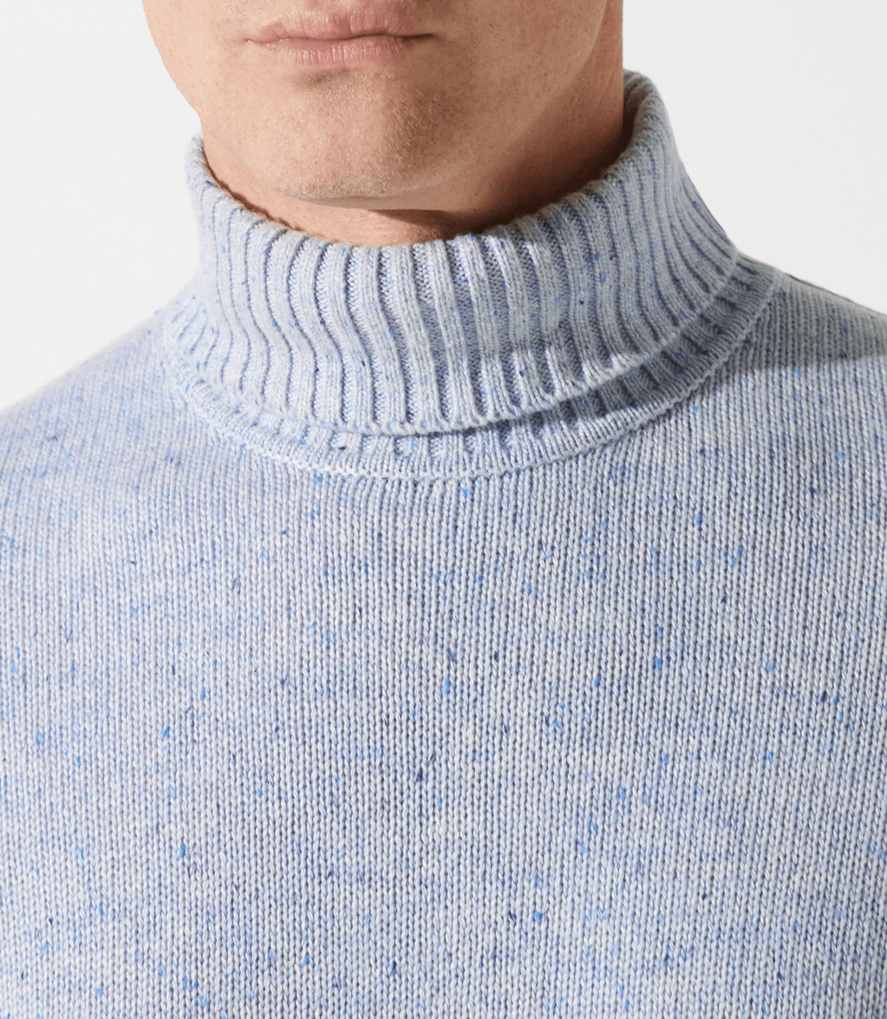 Pull col roulé bleu ciel - Image 3