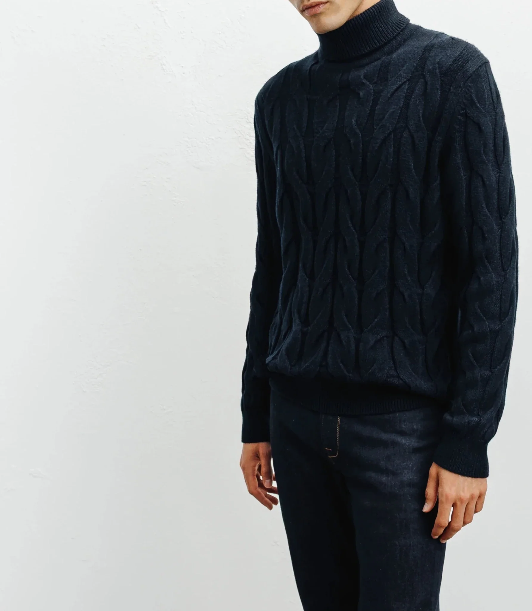 Pull col roulé torsadé marine