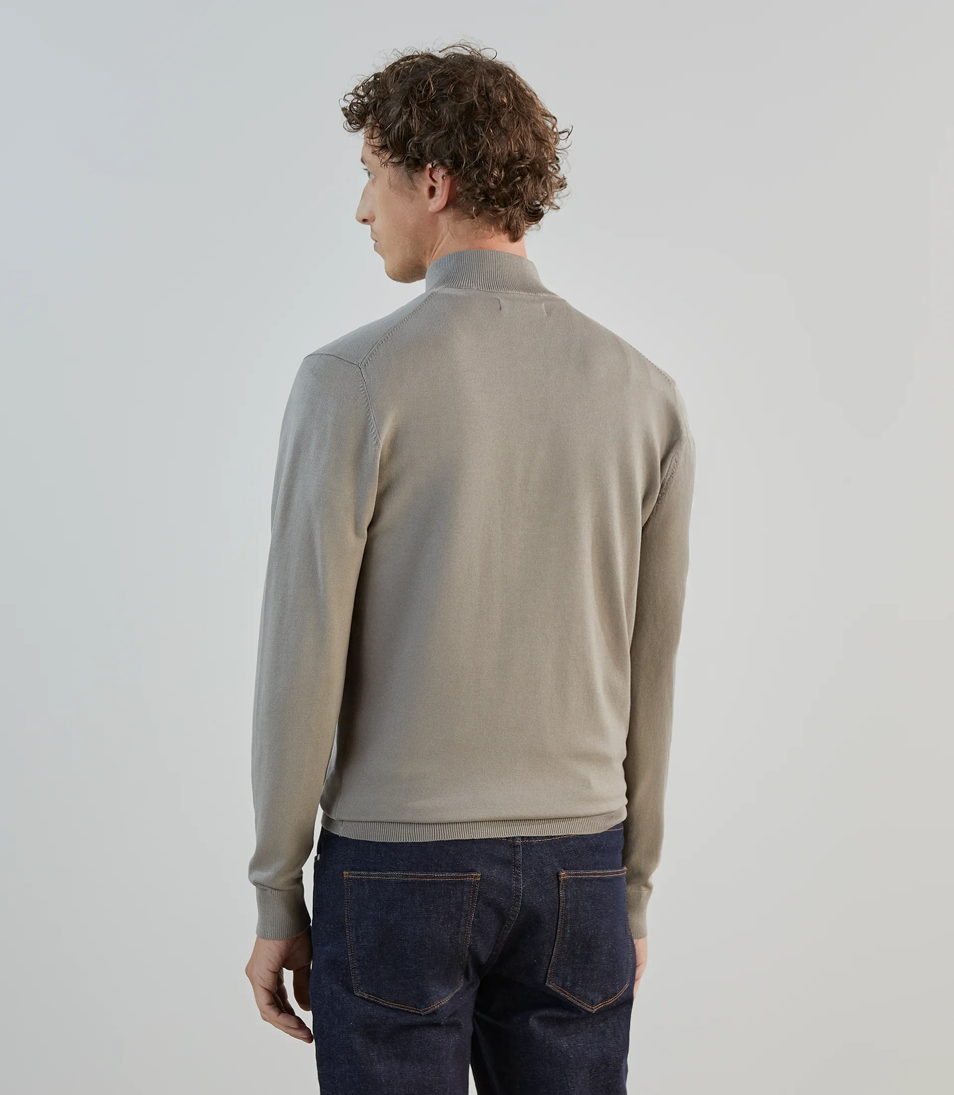 Pull demi-zip à col montant taupe - Image 4