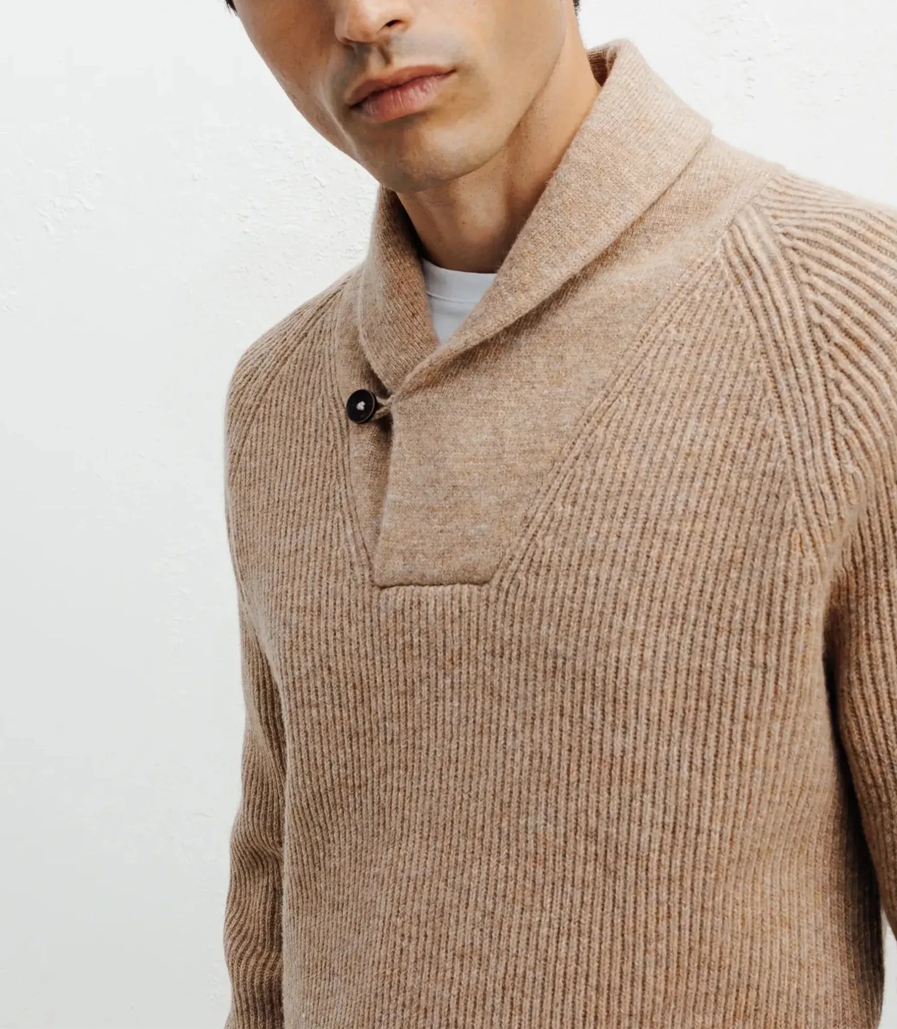 Pull en laine col châle beige - Image 2