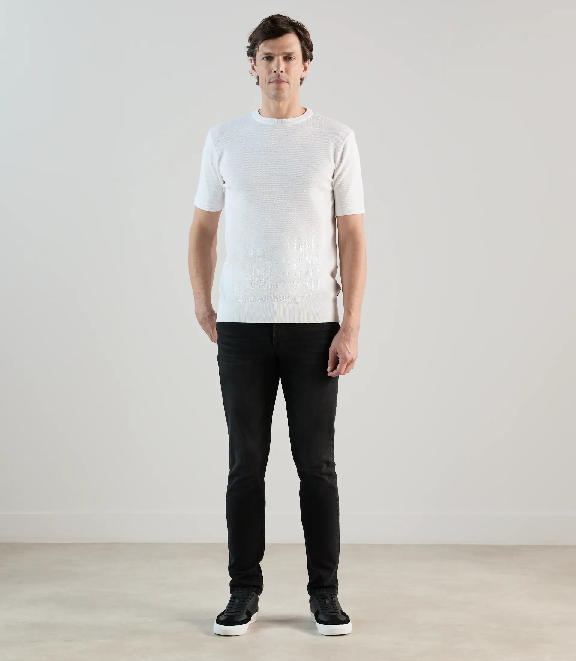 T-shirt à manches courtes en jeu de points blanc - Image 3