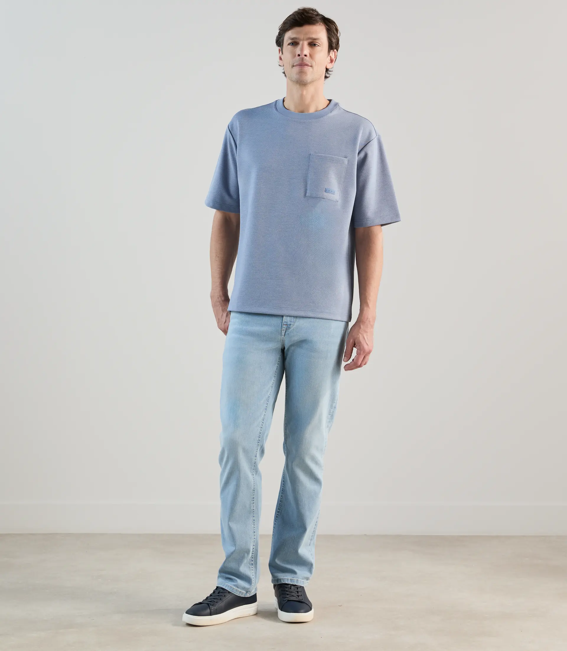 T-shirt col rond en jeu de points indigo - Image 3